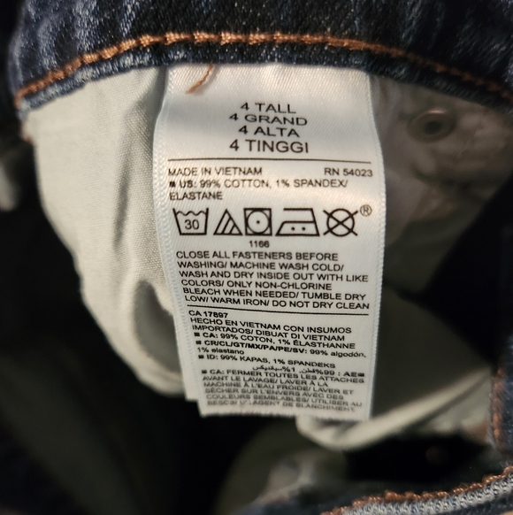 Old Navy Tall Mid-rise Boyfriend Jeans - Picture 4 of 4